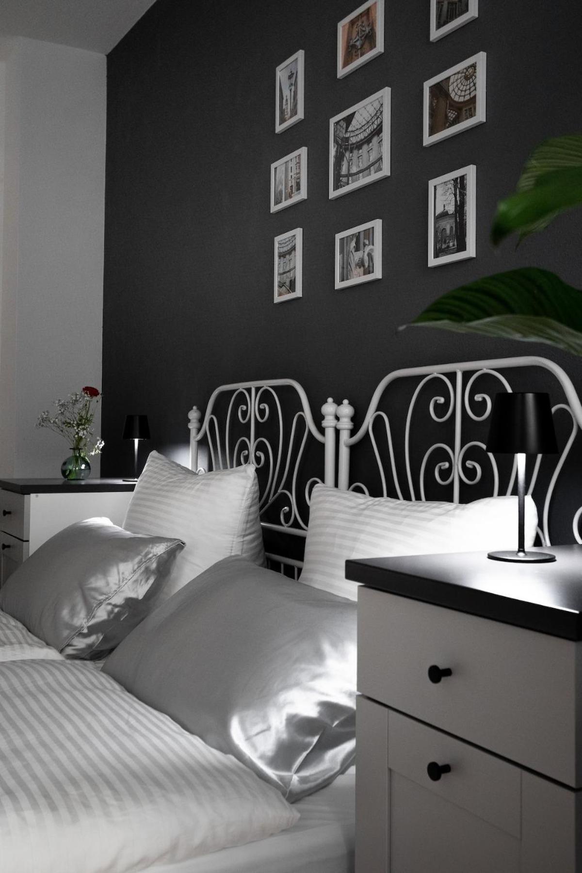 Deluxe With Balcony Near Stadium & Apartment *